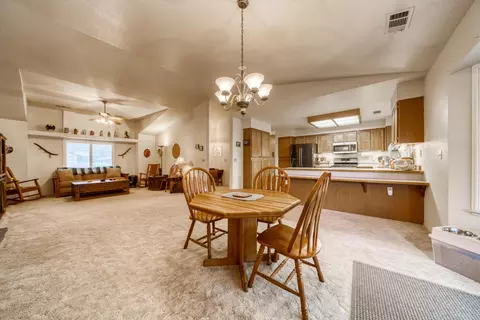 2889 Donner Ct, Redding, CA 96001 photo 8