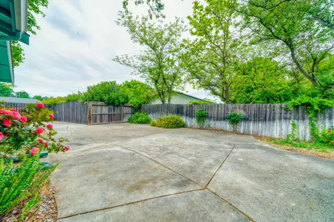 2889 Donner Ct, Redding, CA 96001 photo 28