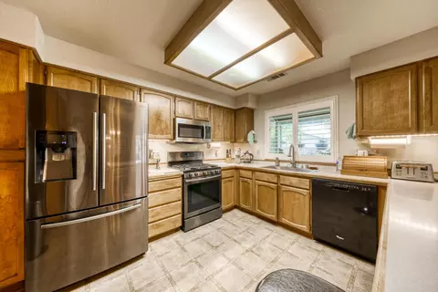 2889 Donner Ct, Redding, CA 96001 photo 11
