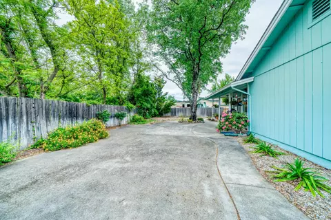 2889 Donner Ct, Redding, CA 96001 photo 25