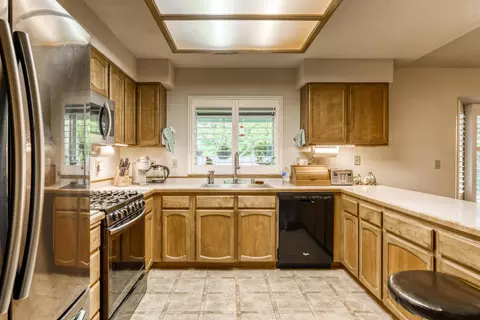 2889 Donner Ct, Redding, CA 96001 photo 12