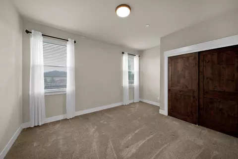 650 Mill Valley Pkwy, Redding, CA 96003 photo 28