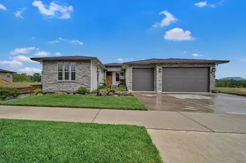 650 Mill Valley Pkwy, Redding, CA 96003