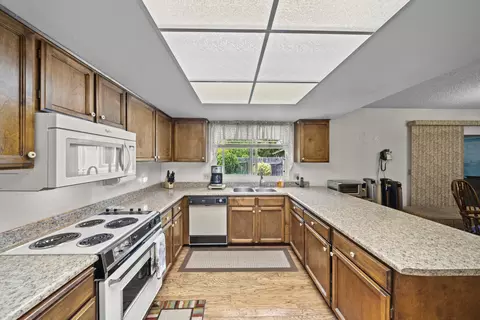 6708 Creekside St, Redding, CA 96001 photo 4