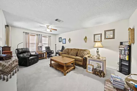 6708 Creekside St, Redding, CA 96001 photo 2