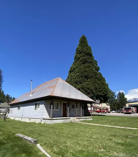 Exterior - 561 Quincy Ave, Mccloud, CA 96057 photo 4 of 13