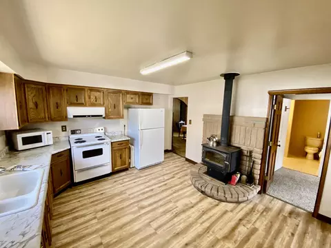 Kitchen - 561 Quincy Ave, Mccloud, CA 96057 photo 2 of 2