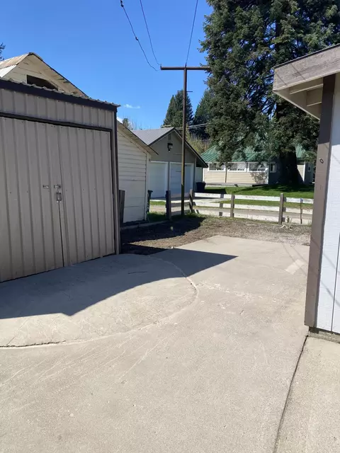 Exterior - 561 Quincy Ave, Mccloud, CA 96057 photo 8 of 13