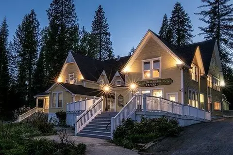 Exterior - 561 Quincy Ave, Mccloud, CA 96057 photo 12 of 13