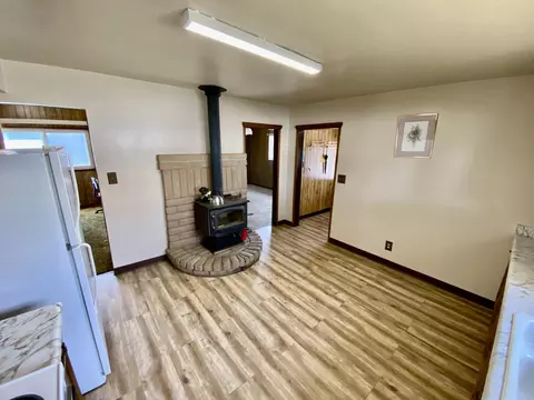 Living - 561 Quincy Ave, Mccloud, CA 96057 photo 3 of 3