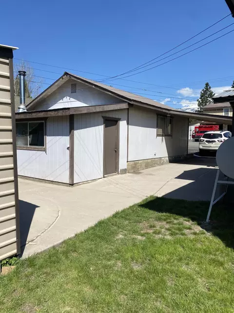 Exterior - 561 Quincy Ave, Mccloud, CA 96057 photo 7 of 13