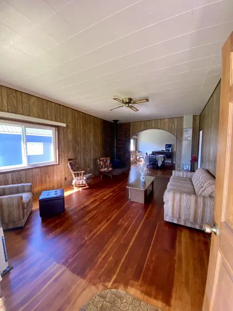 Living - 561 Quincy Ave, Mccloud, CA 96057 photo 1 of 3