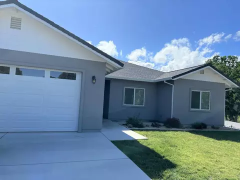 18582 Stallion Dr, Red Bluff, CA 96080 photo 2