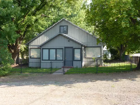 24917 2nd St, Fall River Mills, CA 96028