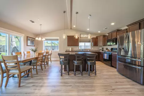3542 Americana Way, Redding, CA 96003 photo 7