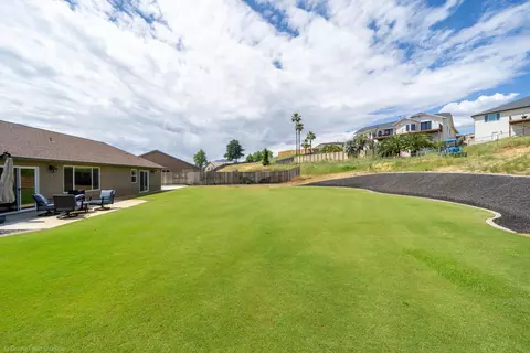 3542 Americana Way, Redding, CA 96003 photo 13