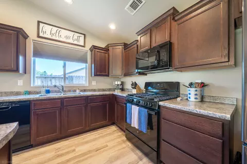 3542 Americana Way, Redding, CA 96003 photo 6