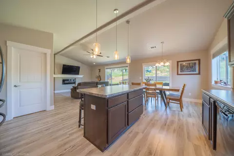 3542 Americana Way, Redding, CA 96003 photo 23