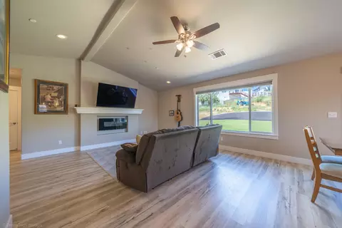 3542 Americana Way, Redding, CA 96003 photo 9