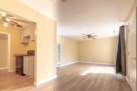 7051 White Oak Dr, Anderson, CA 96007 photo 5