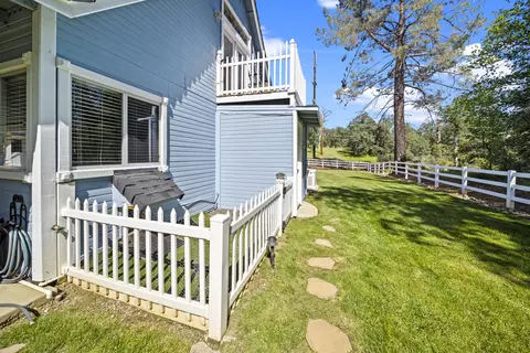 12232 Manzanoaks Dr, Redding, CA 96003 photo 43