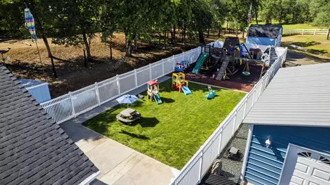 12232 Manzanoaks Dr, Redding, CA 96003 photo 42