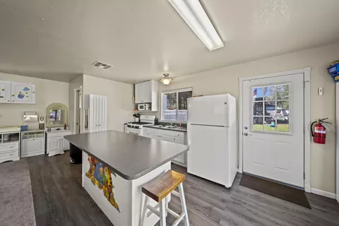 12232 Manzanoaks Dr, Redding, CA 96003 photo 40