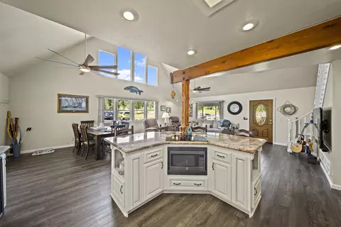12232 Manzanoaks Dr, Redding, CA 96003 photo 10