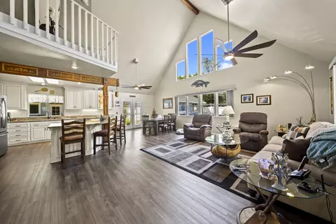12232 Manzanoaks Dr, Redding, CA 96003 photo 4