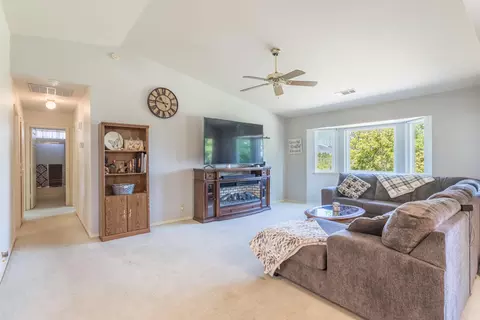 3079 Seminole Dr, Redding, CA 96001 photo 11