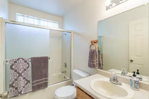 3079 Seminole Dr, Redding, CA 96001 photo 16