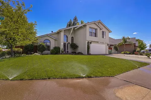 2193 Cadjew St, Redding, CA 96003 photo 2