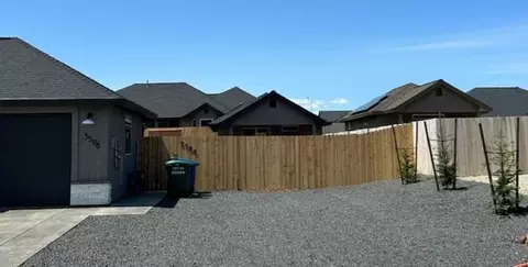 3598 Sampras Dr, Redding, CA 96002 photo 3