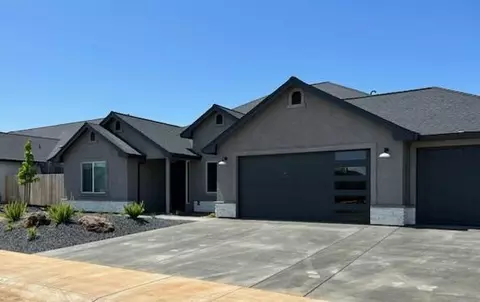 3598 Sampras Dr, Redding, CA 96002 photo 2