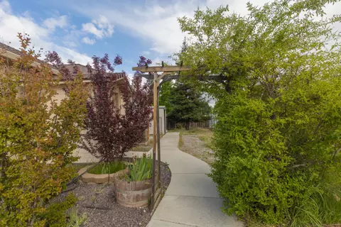 7320 Robles Dr, Redding, CA 96002 photo 36