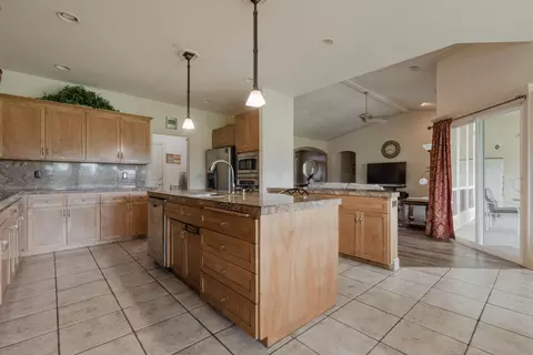 7320 Robles Dr, Redding, CA 96002 photo 14