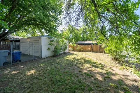 1704 Verda St, Redding, CA 96001 photo 20