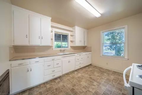 1704 Verda St, Redding, CA 96001 photo 7