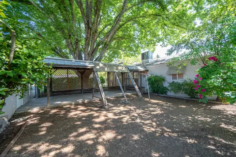 1704 Verda St, Redding, CA 96001 photo 18