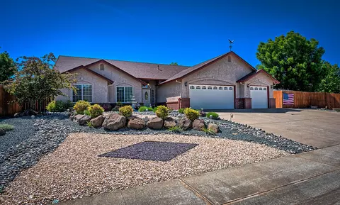 3236 Stafford Dr, Shasta Lake, CA 96019