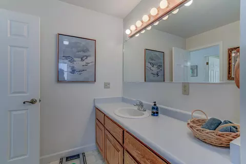 Bath - 2578 Co Rd I, Willows, CA 95988 photo 8 of 8