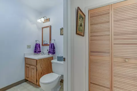 Bath - 2578 Co Rd I, Willows, CA 95988 photo 1 of 8