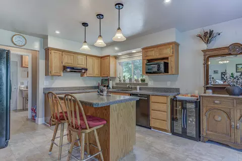 Kitchen - 2578 Co Rd I, Willows, CA 95988 photo 2 of 7