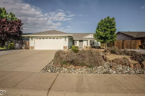 1985 Airstrip Rd, Redding, CA 96003
