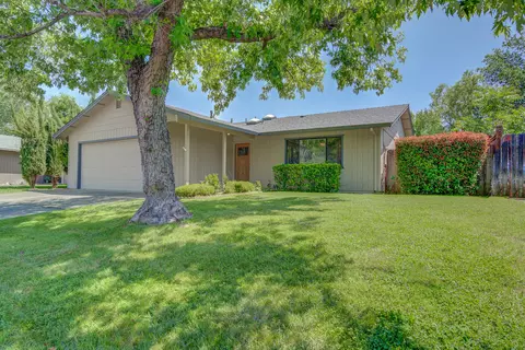 613 Lowe St, Redding, CA 96001