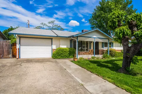 6947 Irving Rd, Redding, CA 96001