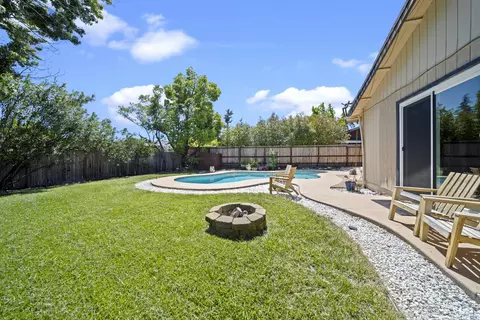 823 Dawson Ct, Redding, CA 96003 photo 16