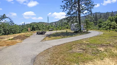 11103 Edwin Dr, Shasta, CA 96087 photo 2