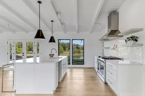6531 Riverside Dr, Redding, CA 96001
