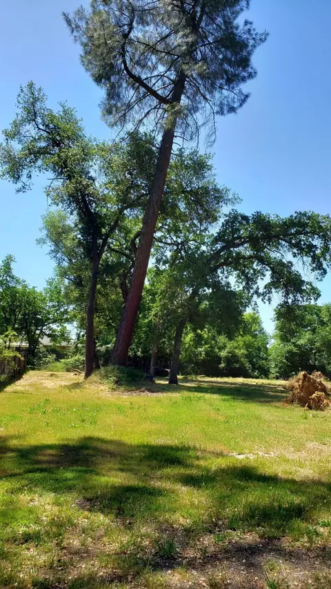 2127 Jewell Ln, Redding, CA 96001 photo 2